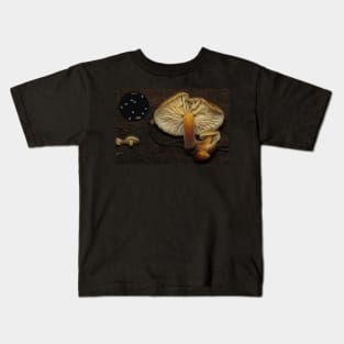 Flammulina velutipes (velvet foot mushroom) Kids T-Shirt